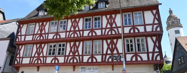 Fachwerk und Schlossturm prägen das Bild der Höchster Altstadt.