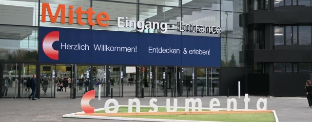 Eingang Mitte der Nürnberger Messe