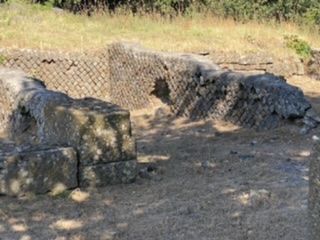 die kleinen Tempel von Merkur und Apollon